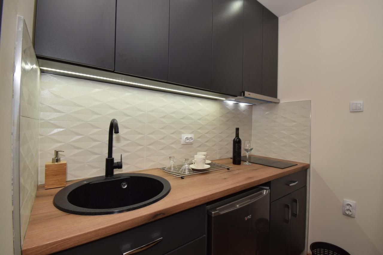 Apartments Wolf Belgrado Exterior foto