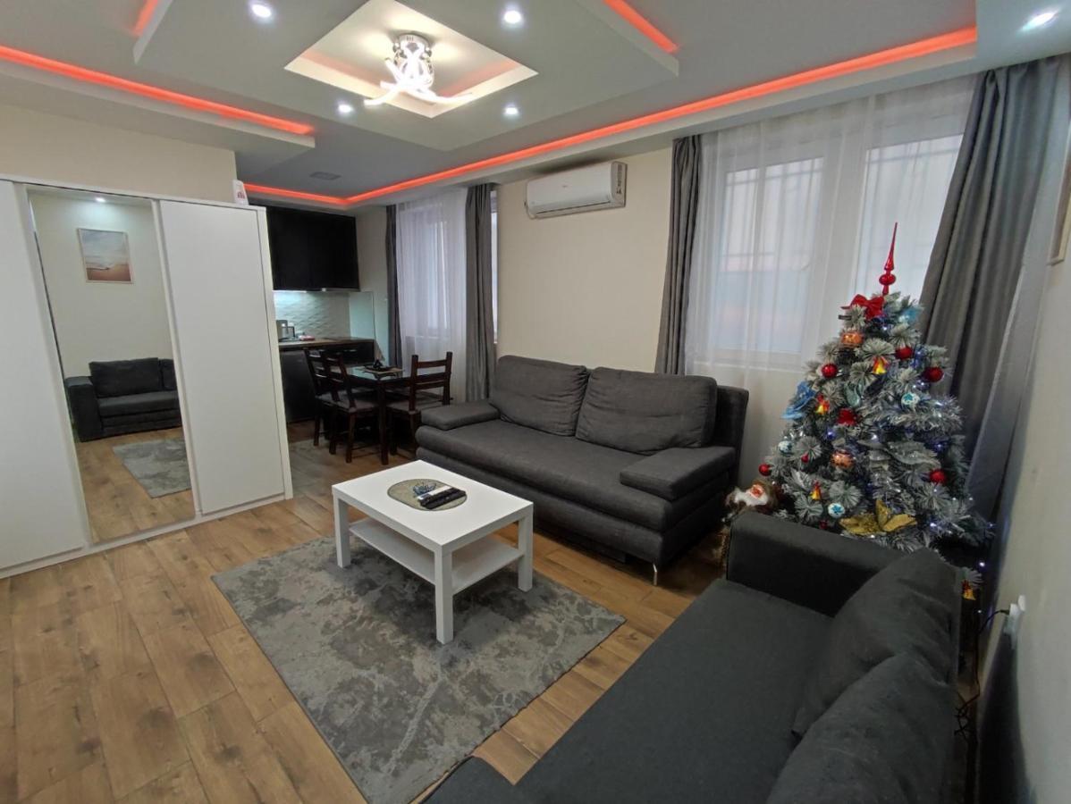 Apartments Wolf Belgrado Exterior foto